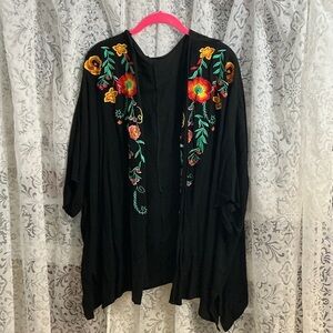 🟤 SHEIN Black Kimono with Vibrant Floral Embroiery